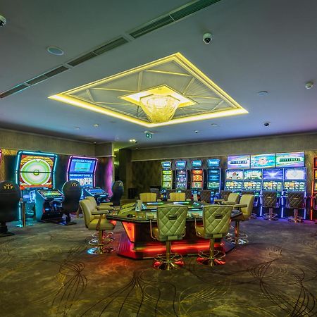 Hotel Europa Komárno Extérieur photo