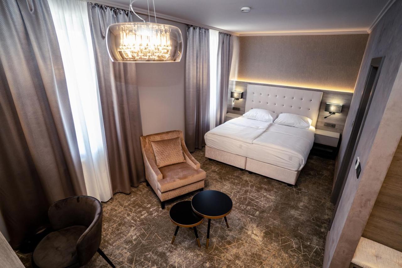 Hotel Europa Komárno Extérieur photo