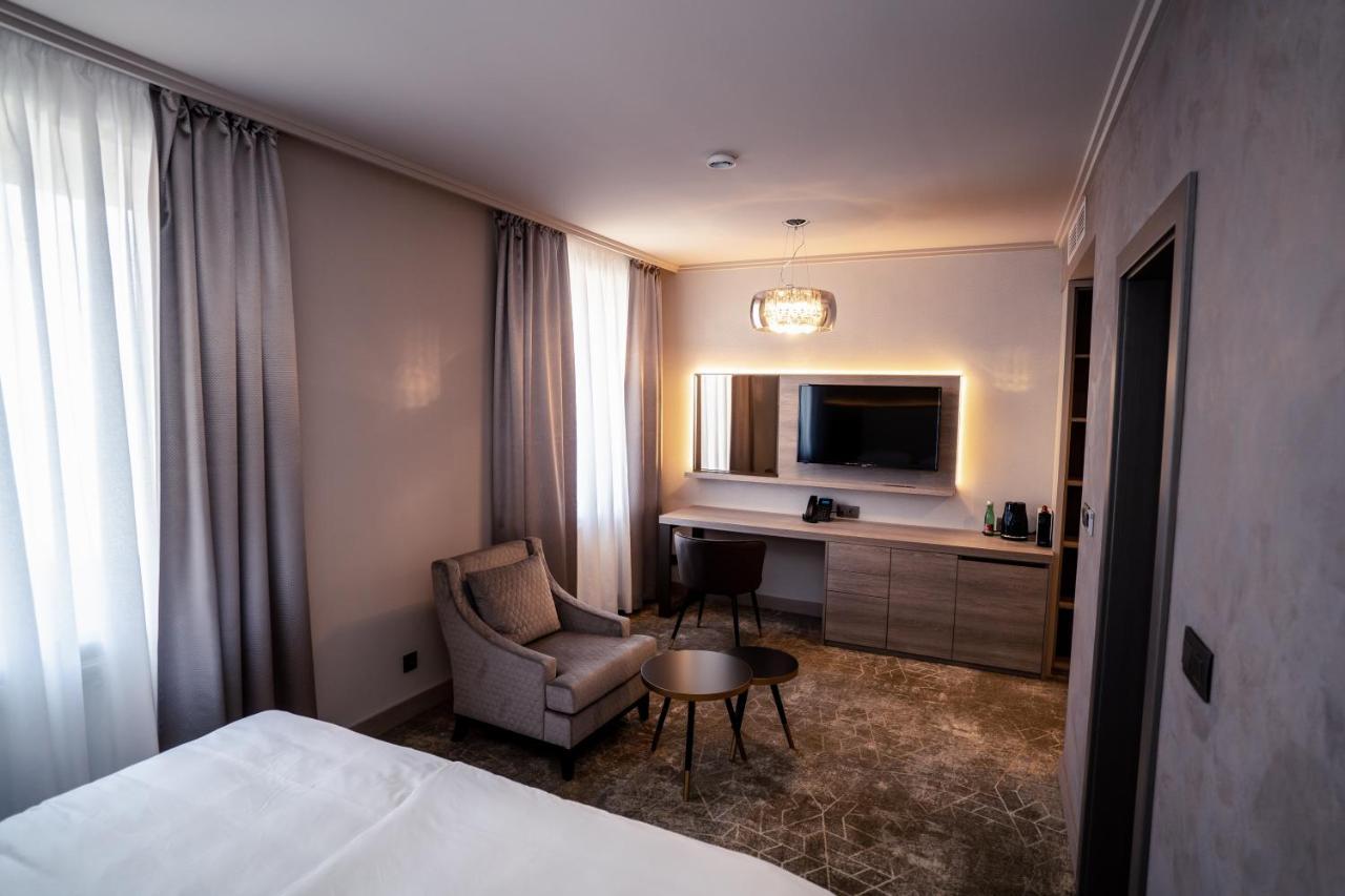 Hotel Europa Komárno Extérieur photo