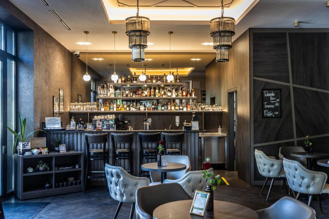 Hotel Europa Komárno Extérieur photo