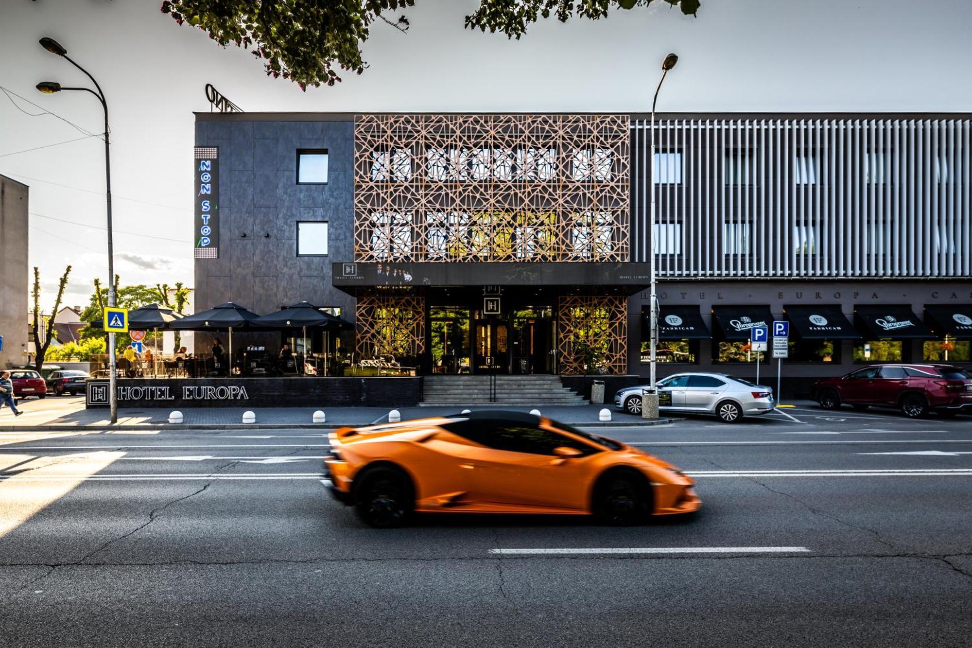 Hotel Europa Komárno Extérieur photo
