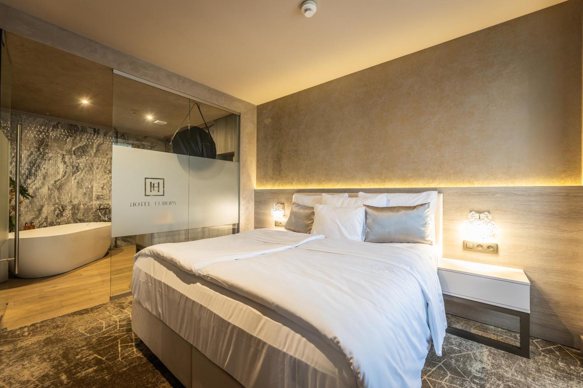 Hotel Europa Komárno Extérieur photo