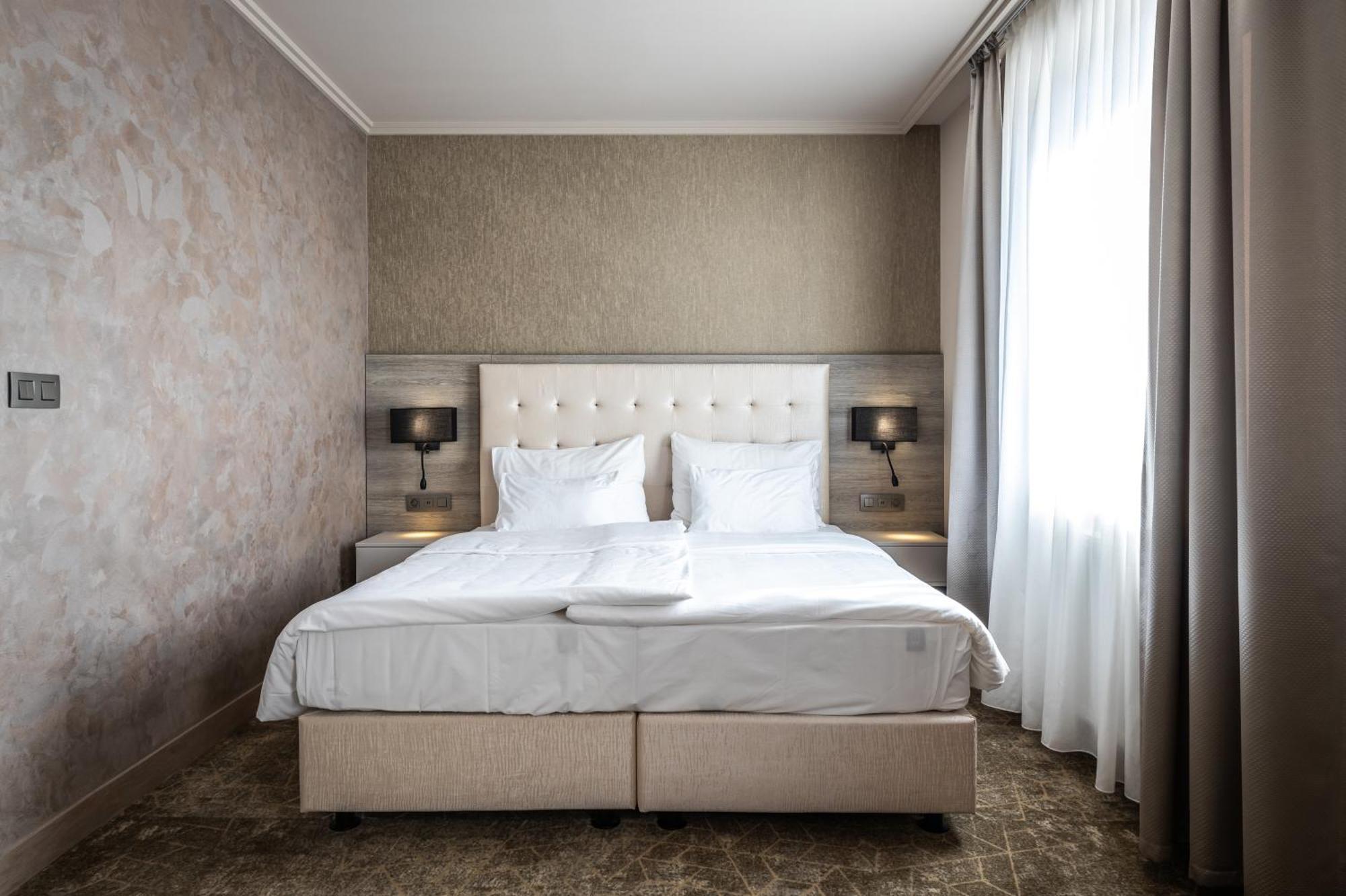 Hotel Europa Komárno Extérieur photo