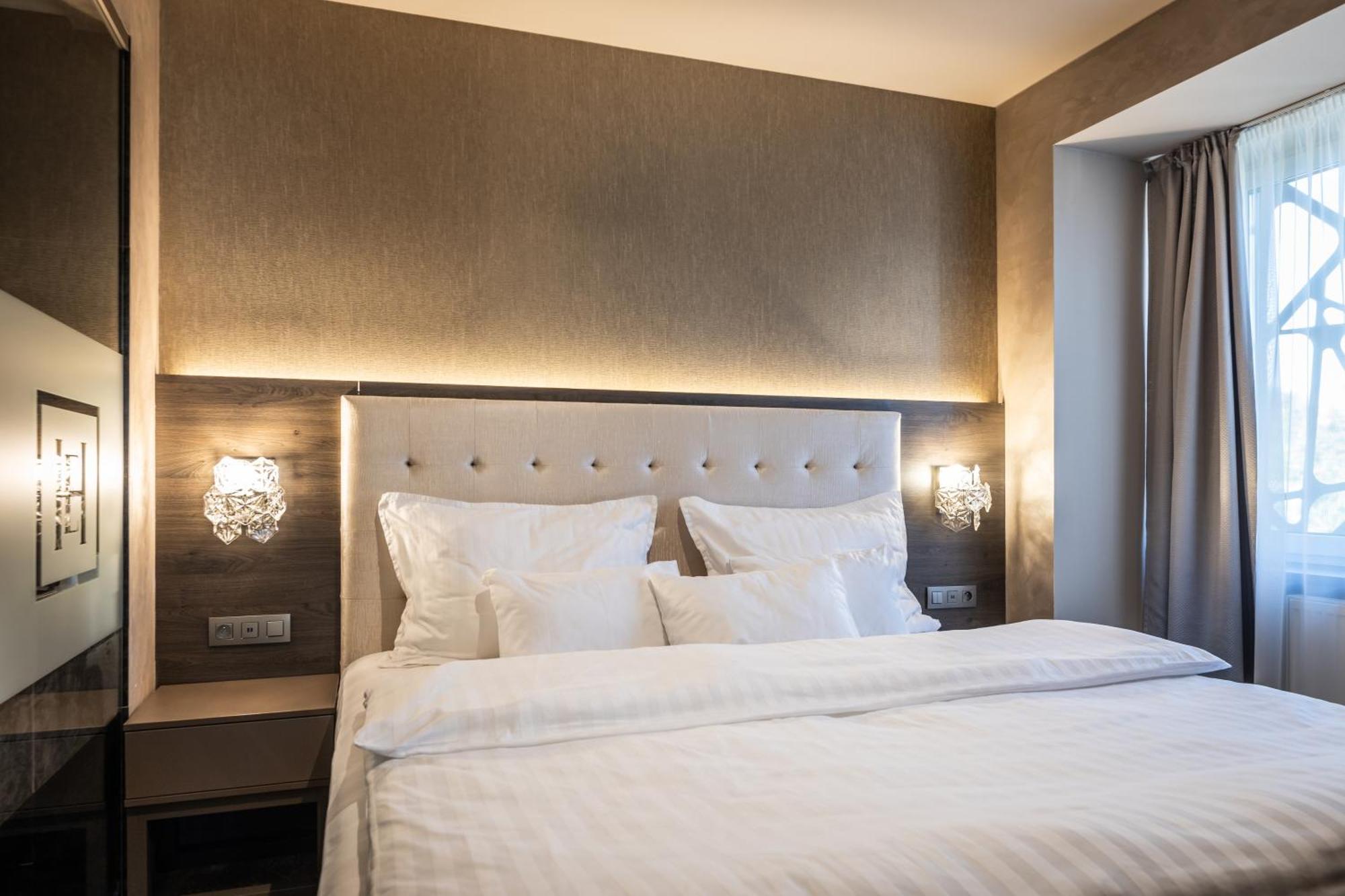 Hotel Europa Komárno Extérieur photo