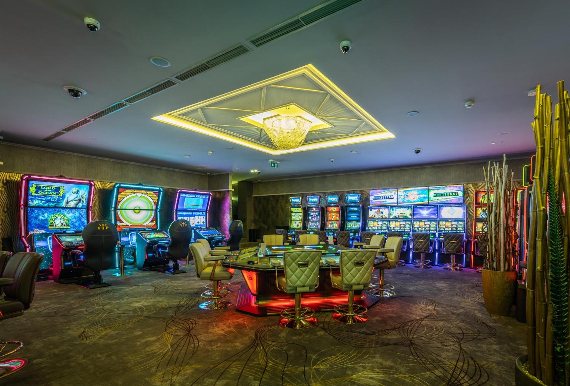 Hotel Europa Komárno Extérieur photo